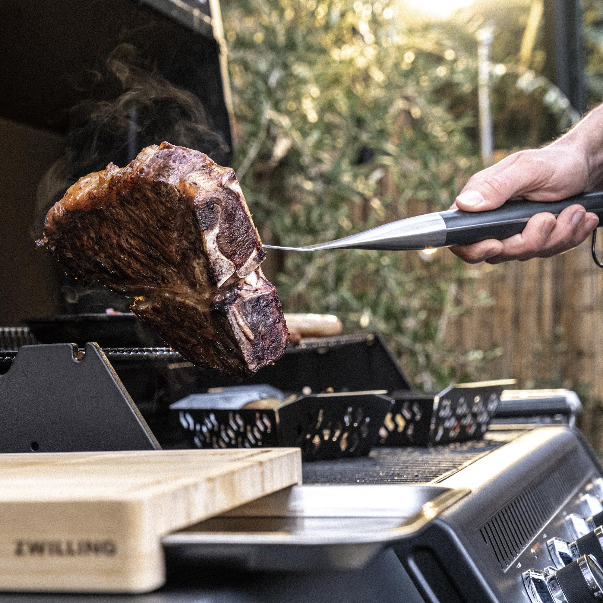 ZWILLING BBQ+ 16-inch Triple-Rivet Stainless Steel Grill Meat Fork - Image 4