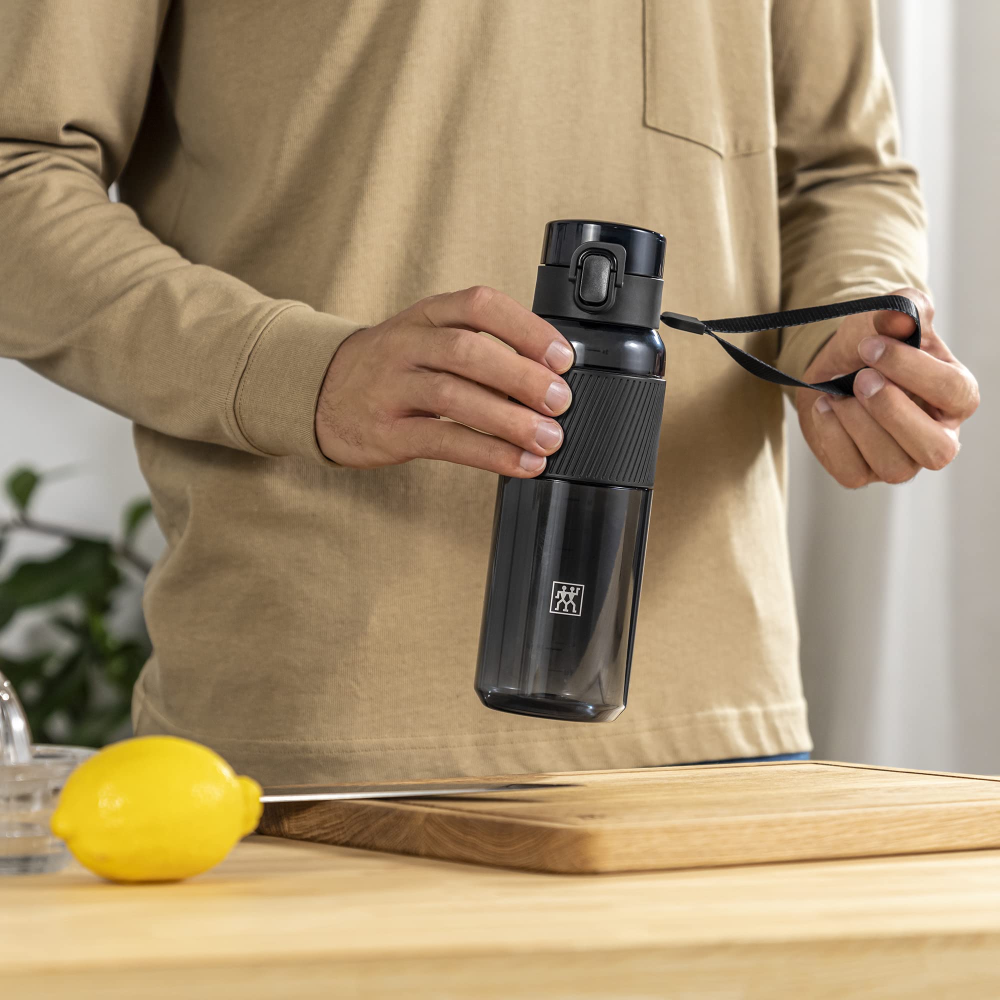 ZWILLING Tritan 24-ounce Water Bottle - Black - Image 3