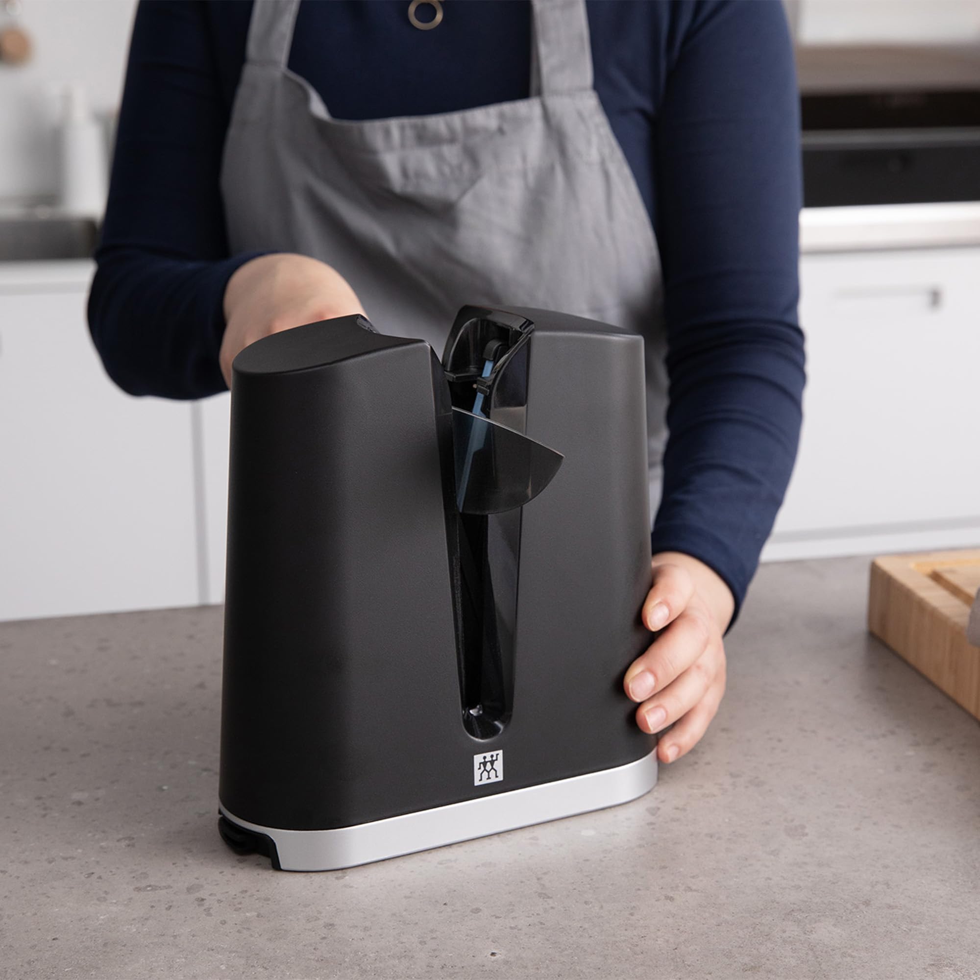 ZWILLING V-Edge Professional Knife Sharpener, for both Western and Japanese Blades, Black - Image 4