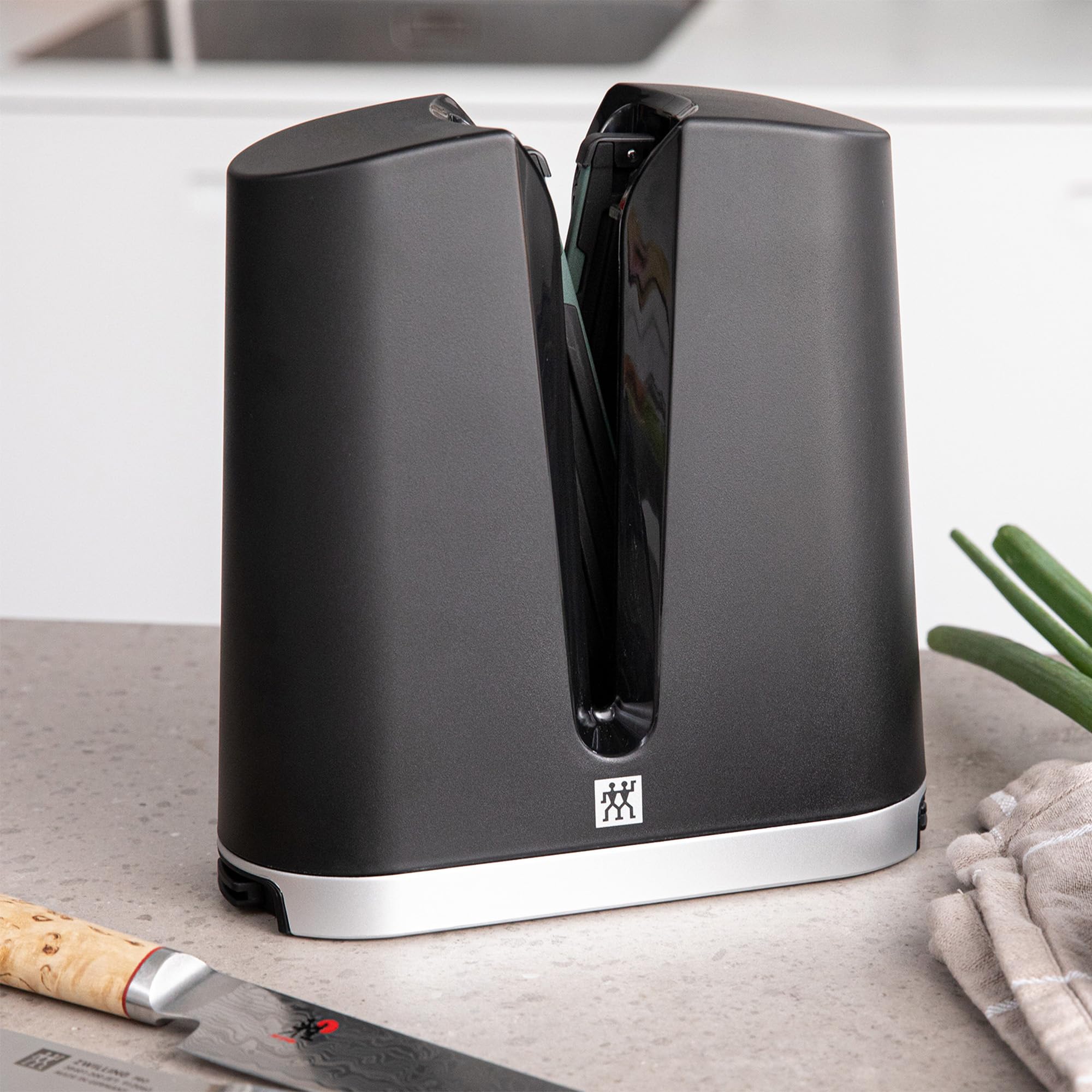 ZWILLING V-Edge Professional Knife Sharpener, for both Western and Japanese Blades, Black - Image 5